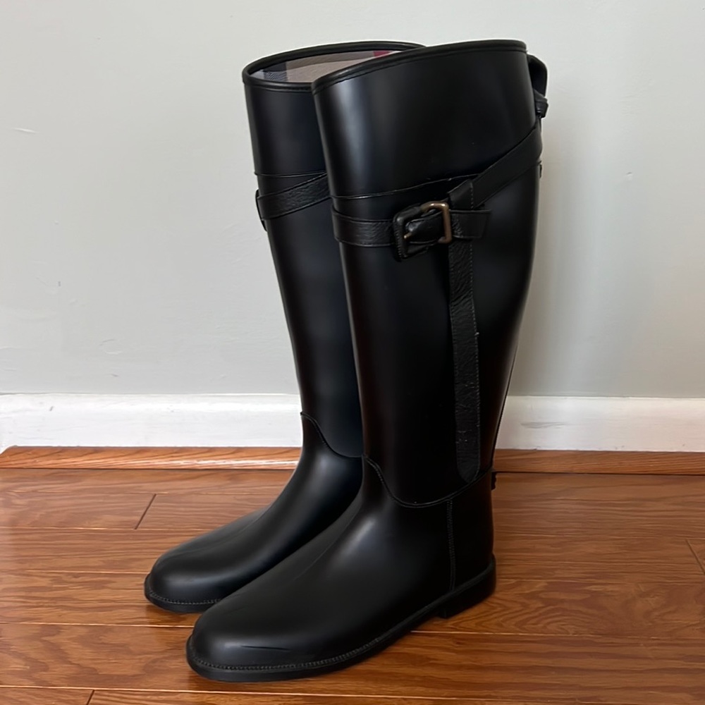 Burberry rainboot size 40